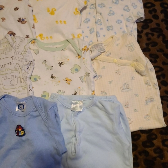 Baby boy gowns - Picture 3 of 4